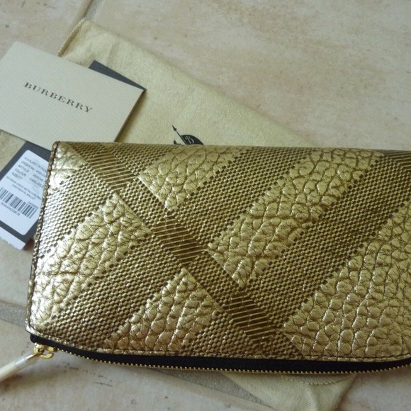 $625 BURBERRY "Alvington" Grain Check Wallet - Picture 4 of 6